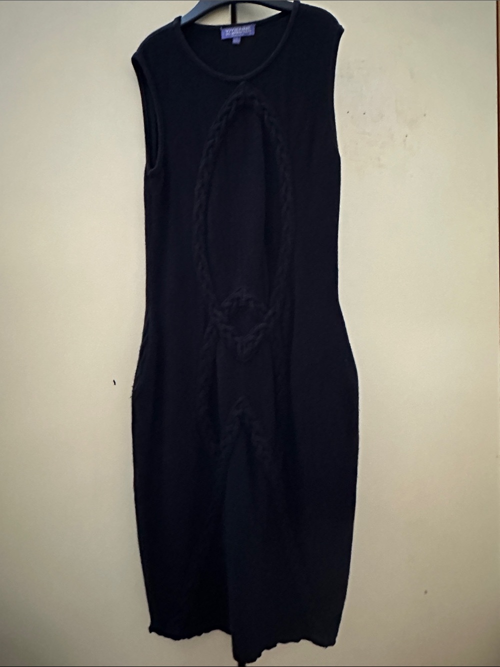 Vivienne - Sleeveless  Black Knit Dress with design and 2 pockets